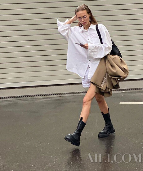 找出一件衬衫就可以打造出韩系的清爽带着些法式的味道